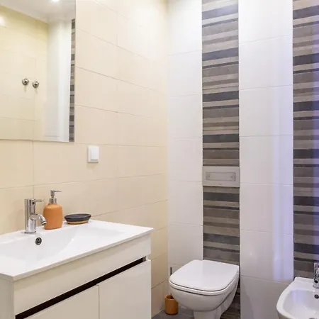 Apartment Brand New! 3-bedroom With Private Sunny Patio In Cacilhas!