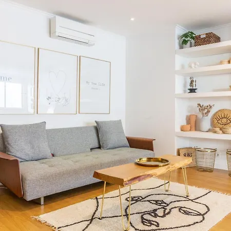 Apartmán 3-bedroom With Private Patio In Cacilhas By Lisbeyond *