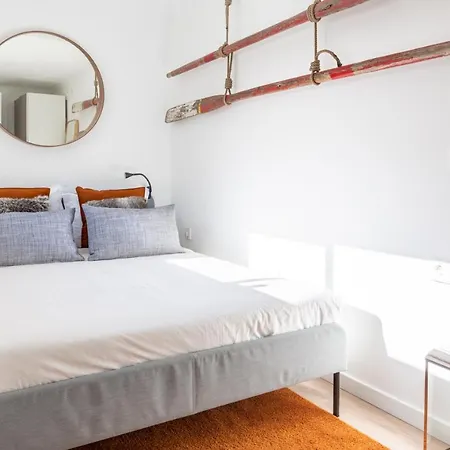 Brand New! 3-bedroom With Private Sunny Patio In Cacilhas!