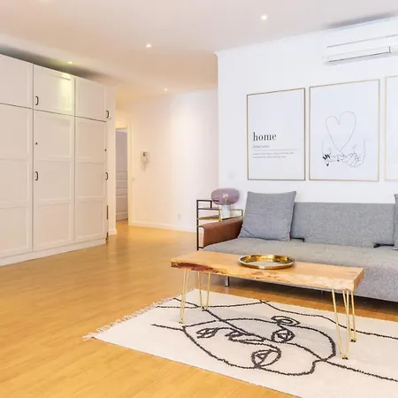 3-bedroom With Private Patio In Cacilhas By Lisbeyond Apartamento
