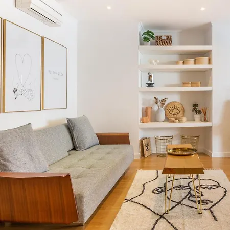 Apartamento 3-bedroom With Private Patio In Cacilhas By Lisbeyond Almada