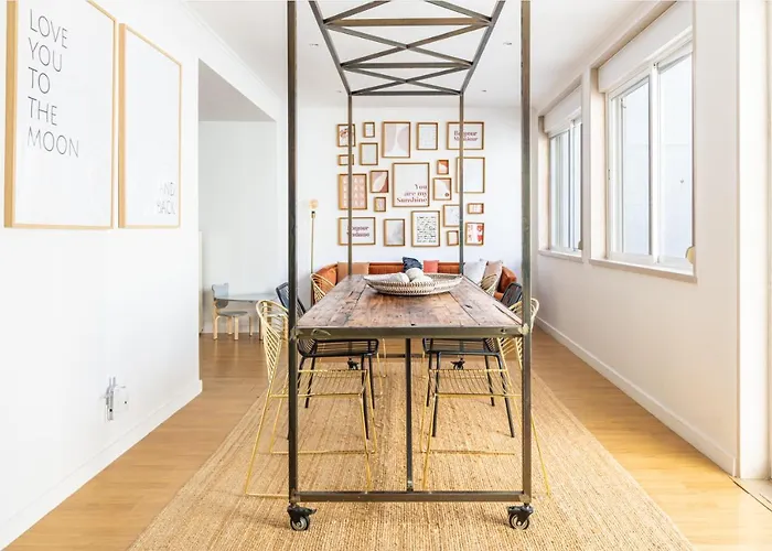 Apartmán 3-bedroom With Private Patio In Cacilhas By Lisbeyond Almada