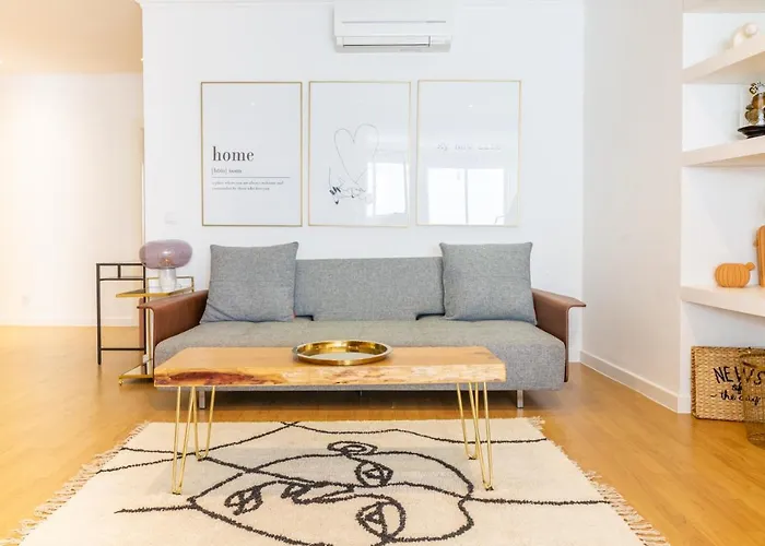 3-bedroom With Private Patio In Cacilhas By Lisbeyond