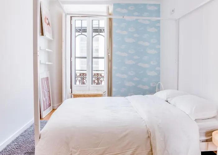 3-bedroom With Private Patio In Cacilhas By Lisbeyond *