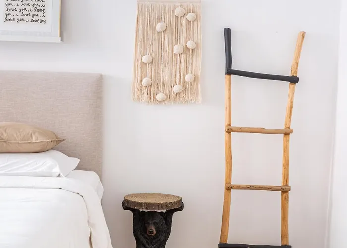 3-bedroom With Private Patio In Cacilhas By Lisbeyond *